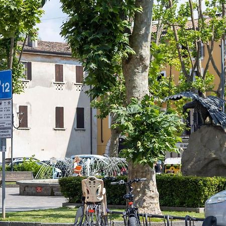 Lapiccolina Lägenhet Desenzano del Garda Exteriör bild