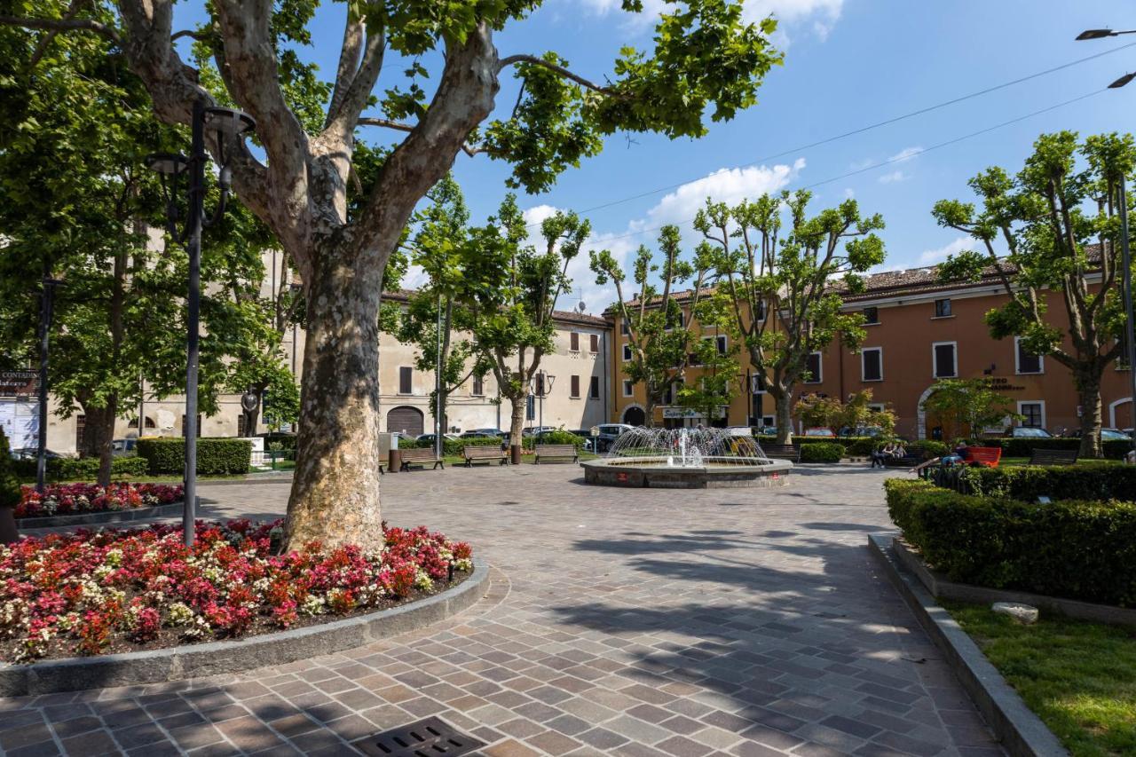 Lapiccolina Lägenhet Desenzano del Garda Exteriör bild
